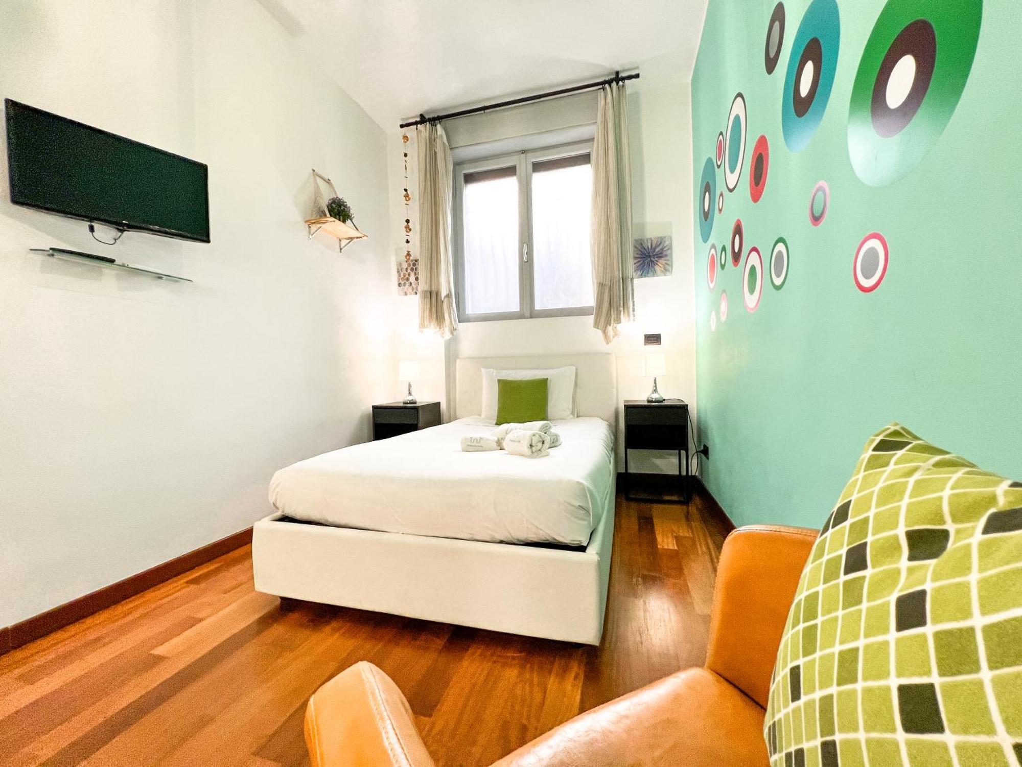 Unique House - 3 Bedrooms & 2 Bathrooms With 4 Beds - 100 Meters To The Metro A Rome Exterior photo