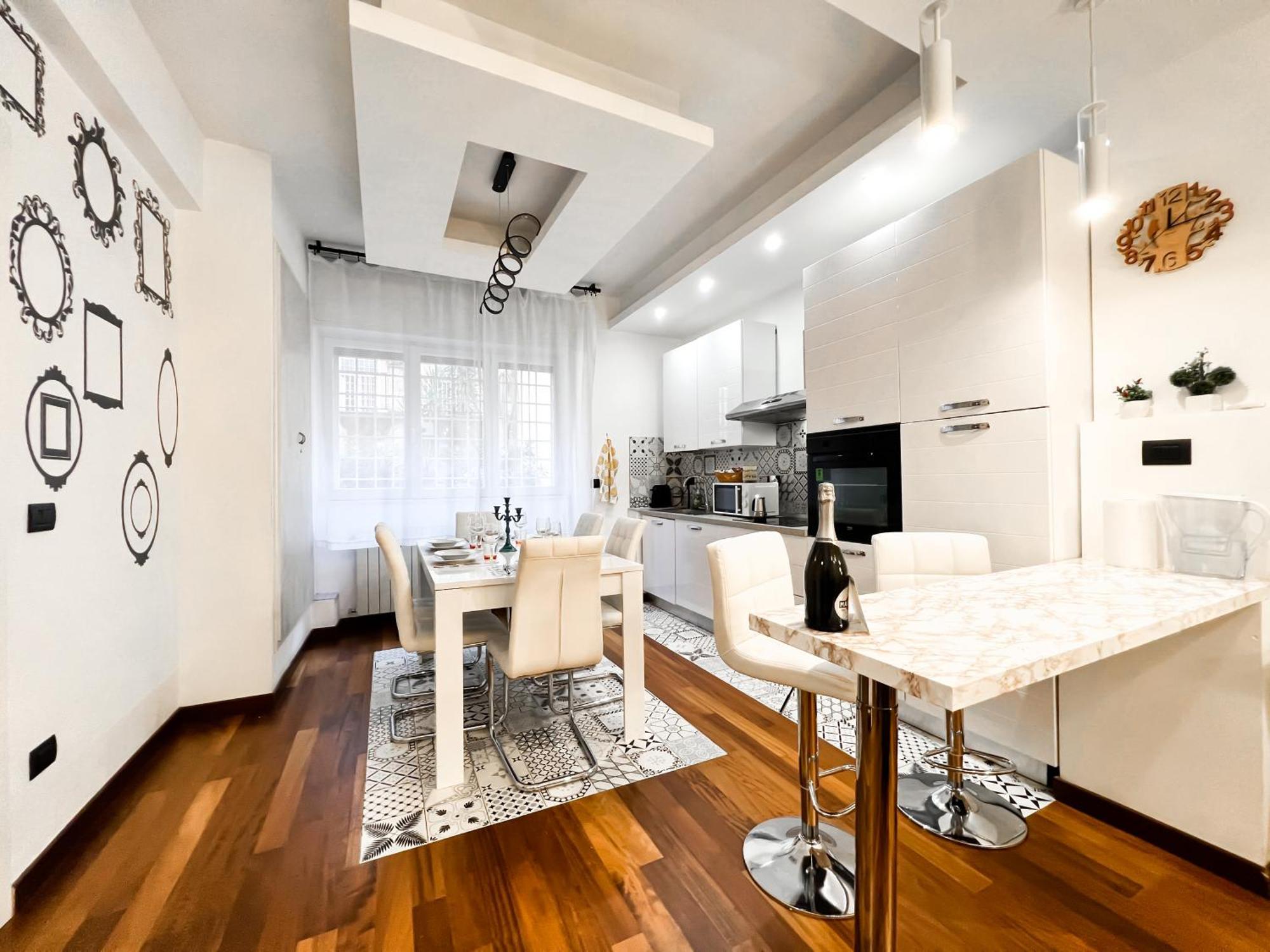 Unique House - 3 Bedrooms & 2 Bathrooms With 4 Beds - 100 Meters To The Metro A Rome Exterior photo
