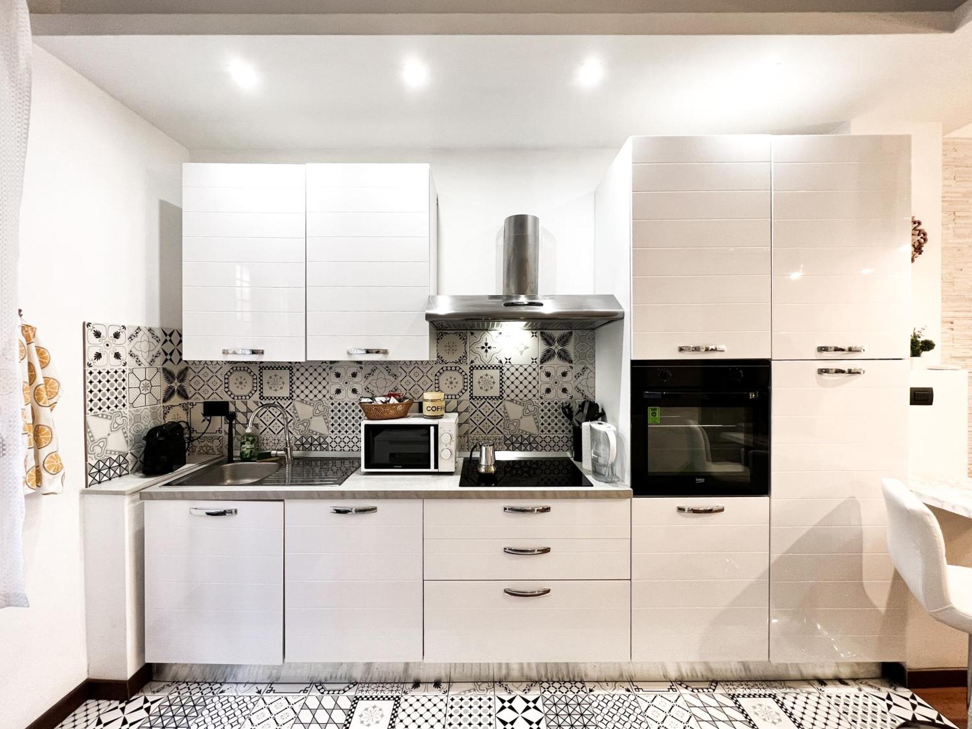Unique House - 3 Bedrooms & 2 Bathrooms With 4 Beds - 100 Meters To The Metro A Rome Exterior photo